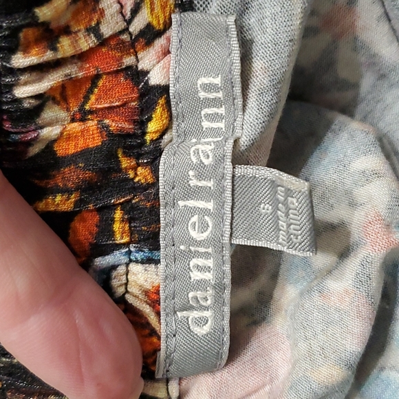 Daniel Rainn Maielle off Shoulder Black Orange Fall Print Knit Top - Picture 6 of 7